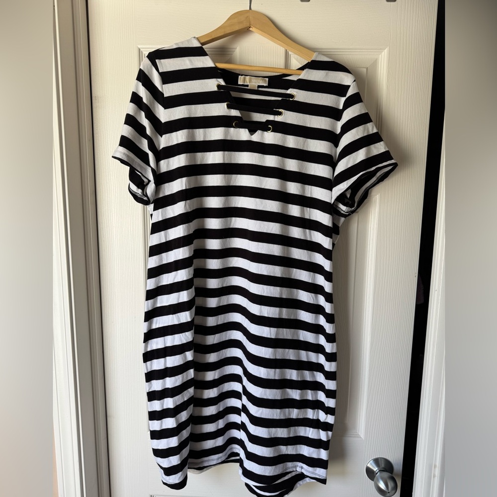 Michael Kors Black and White Striped T-shirt dress - size 1X